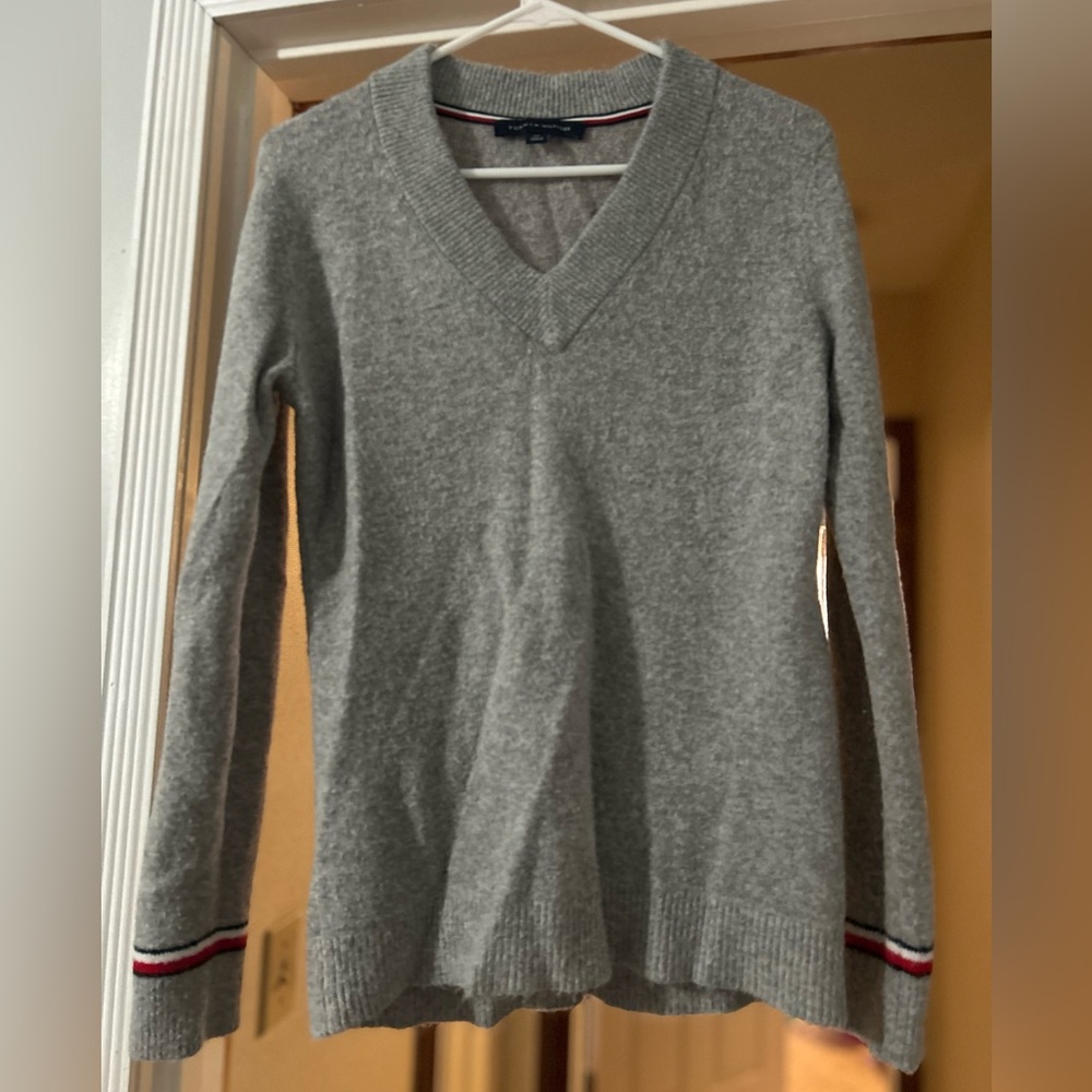 Tommy Hilfiger gray, V neck sweater size small